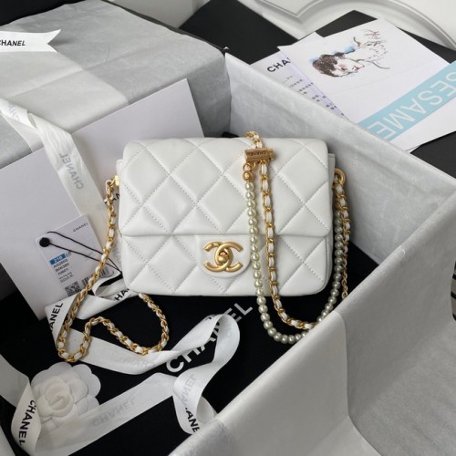Chanel Bolso de hombro con solapa de piel de cordero Cuero original AS2855 blanco