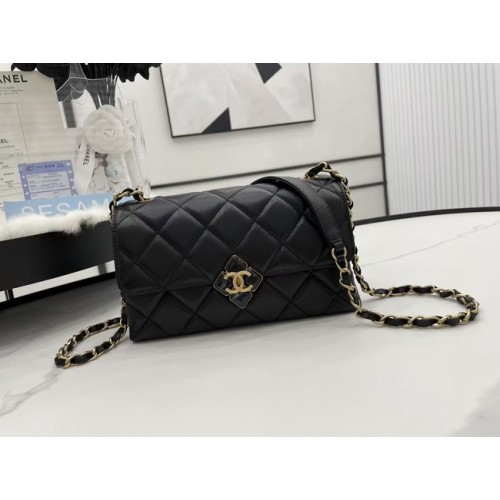 Bolso de hombro con solapa de piel de cordero Chanel AS2557 negro