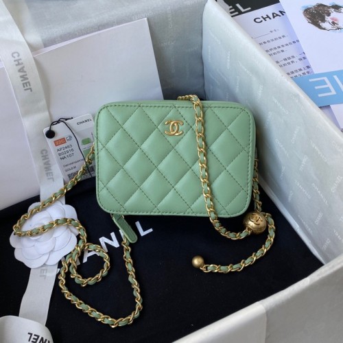Bolso cámara Chanel Lambskin AS2463 verde