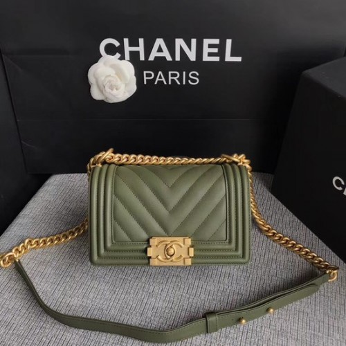 Chanel Le Boy Flap Bolso de hombro Original Piel de becerro A67085 hebilla de oro verde