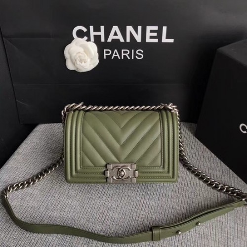 Chanel Le Boy Flap Bandolera Original Piel de becerro A67085 verde plata Hebilla