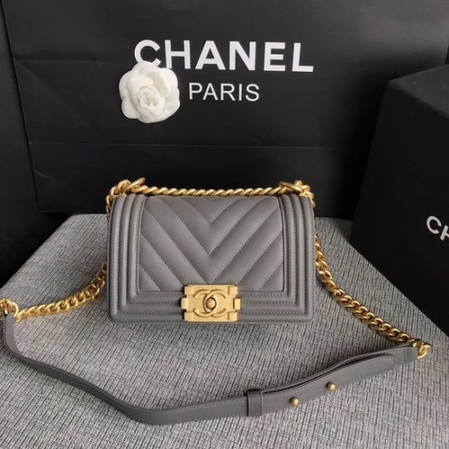 Chanel Le Boy Flap Bolso de hombro Original Piel de becerro A67085 hebilla de oro gris