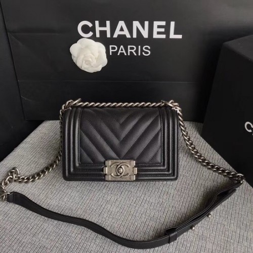 Chanel Le Boy Flap Shoulder Bag Original Caviar Leather P67085 hebilla de plata negra