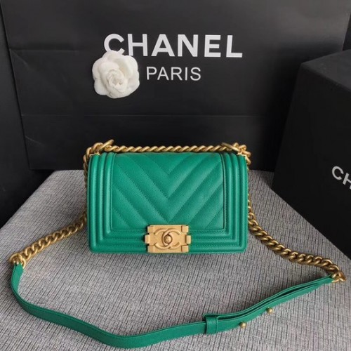 Chanel Le Boy Flap Shoulder Bag Original Caviar Leather P67085 hebilla de oro verde