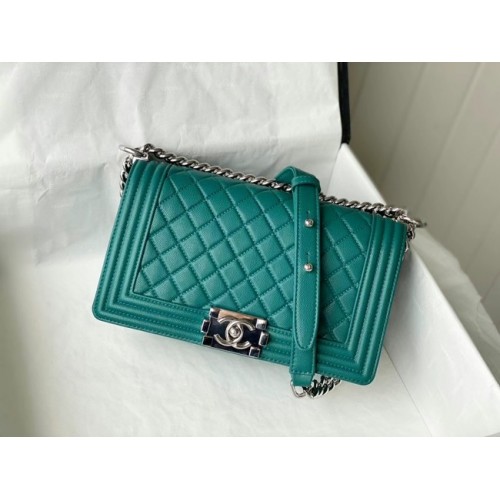 Chanel Le Boy Flap Bolso de hombro Cuero original A67086 verde