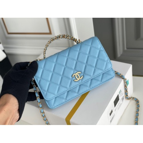 Chanel BOLSO MINI SOLAPA CLUTCH CON CADENA Metal dorado 22SS azul cielo