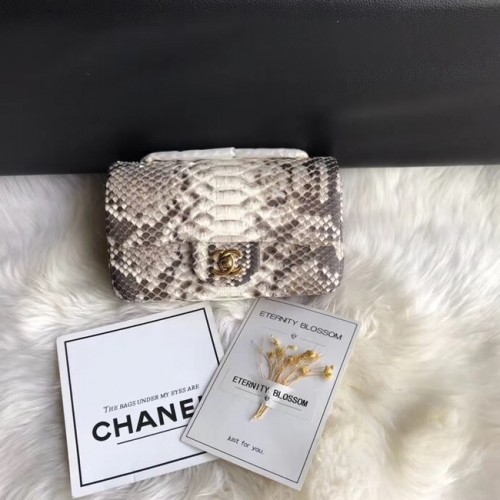 Chanel Minibolso con solapa Pitón Metal dorado A69900 gris