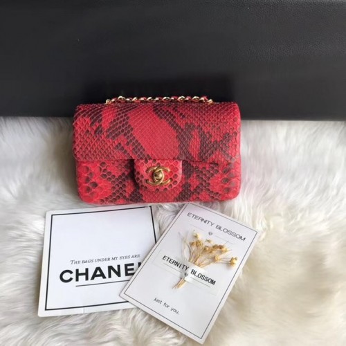 Chanel Minibolso con solapa Pitón Metal dorado A69900 rojo