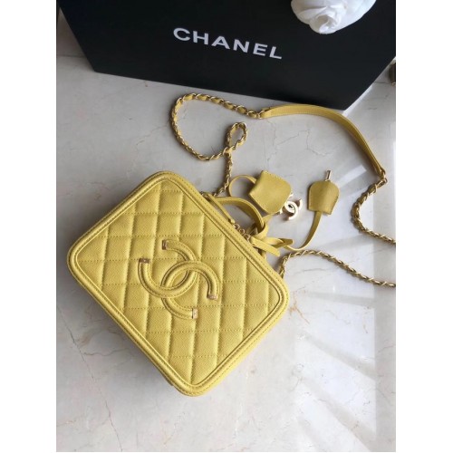 Bolso Cosmético Mediano de Cuero Original Chanel 93443 Amarillo