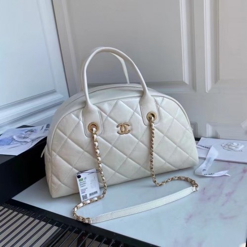 Bolso de viaje de cuero de piel de oveja original de Chanel negro AS2223 blanco