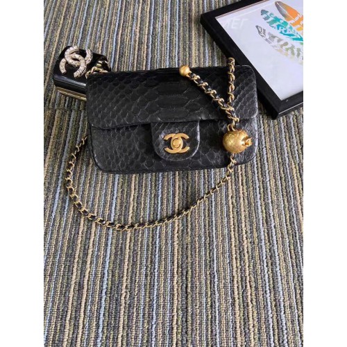 Bolso pequeño con solapa de piel de serpiente Chanel Original AS1116 negro