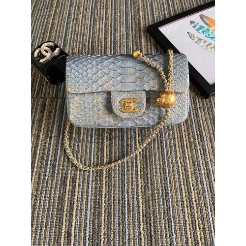 Chanel Original Bolso pequeño con solapa de piel de serpiente AS1116 gris