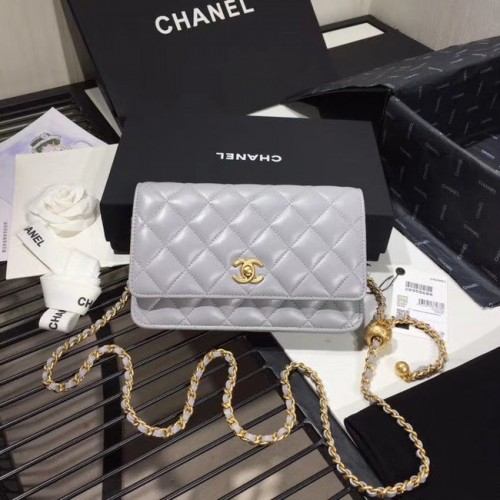 Chanel Original Pequeño bolso clásico con solapa de piel de oveja AS33814 gris claro