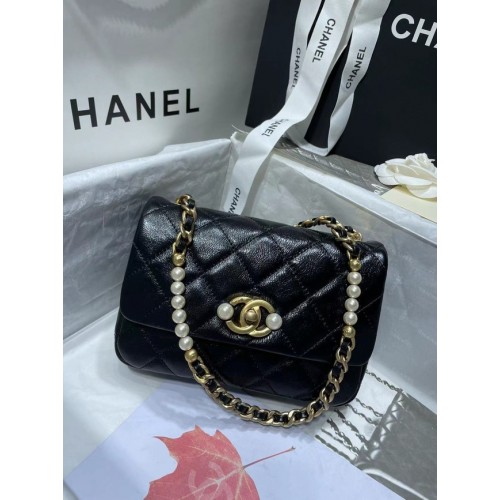 Chanel BOLSO PEQUEÑO CON SOLAPA Piel de ternera Perlas de imitación metal dorado AS3000 negro