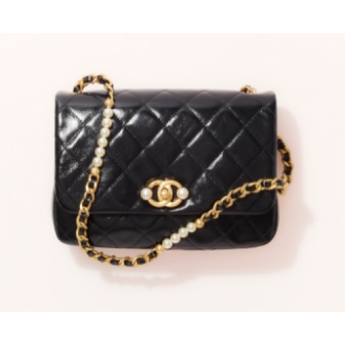 Chanel BOLSO PEQUEÑO CON SOLAPA Piel de ternera Perlas de imitación metal dorado AS3001 negro