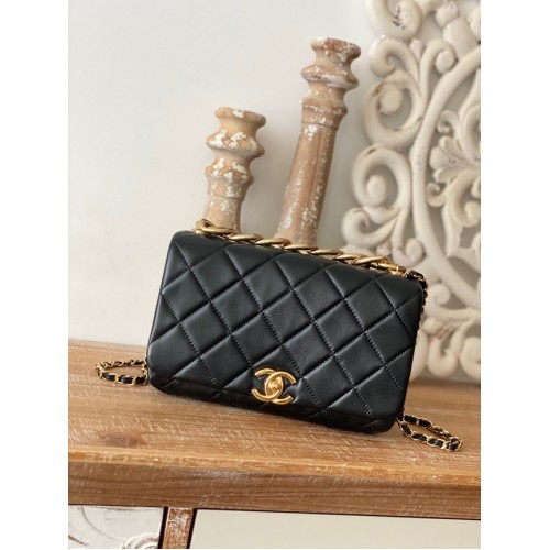 Chanel BOLSO PEQUEÑO CON SOLAPA Piel de cordero Metal dorado AS3367 negro