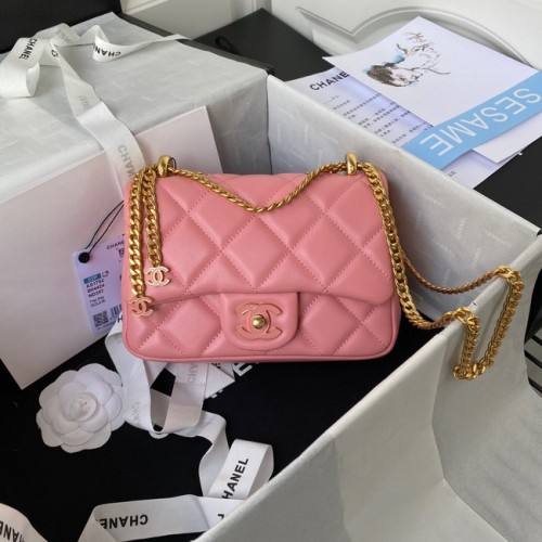 Chanel BOLSO PEQUEÑO CON SOLAPA DE PIEL DE CORDERO AS1792 rosa