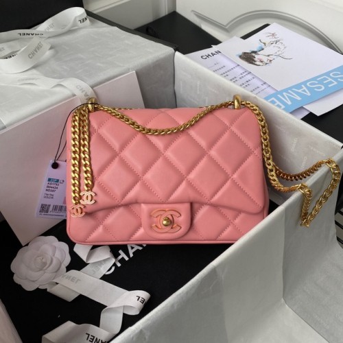 Chanel BOLSO PEQUEÑO CON SOLAPA DE PIEL DE CORDERO AS1793 rosa