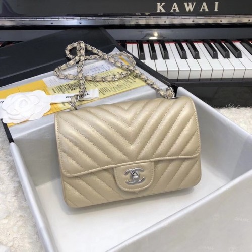 Chanel Bolso clásico pequeño Piel de becerro granulada Metal plateado A69900 dorado