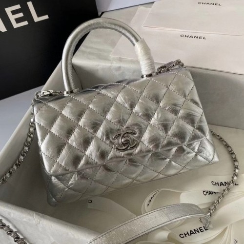 Chanel Bolso pequeño con solapa y asa superior 92990 plata