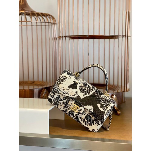 Chanel Bolso mini con solapa de piel de serpiente con asa superior AS2431 Black&White