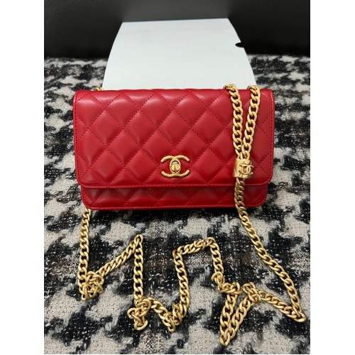 Chanel CARTERA CON CADENA Piel de cordero Metal dorado AP3043 rojo