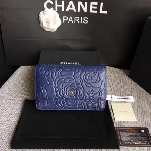 Chanel WOC Bolso mini con solapa de piel de camelia azul A33814 Plata