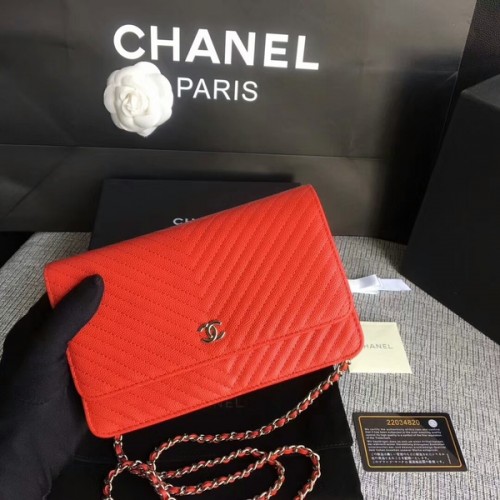 Chanel WOC Bolso de hombro con solapa Piel de becerro roja A33814 Plata