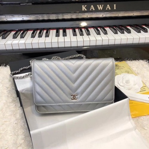 Bolso bandolera Chanel WOC Original Caviar Leather Flap V33814 Gris plateado Cadena plateada