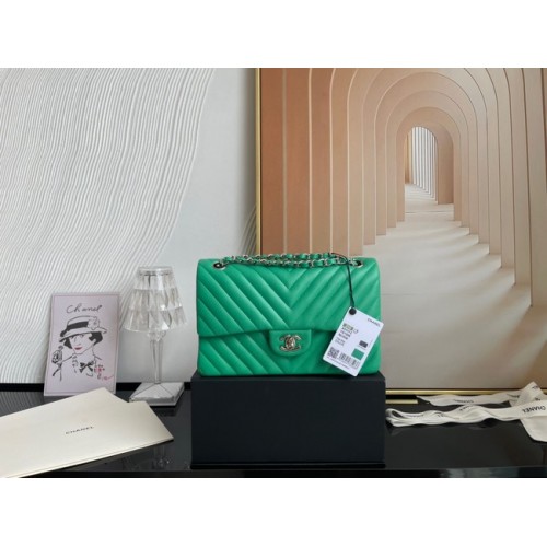 Chanel clásico bolso Cordero plata Metal V01112 verde