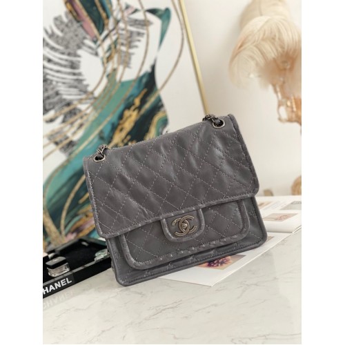 Bolso solapa Chanel Piel de becerro A0922 gris