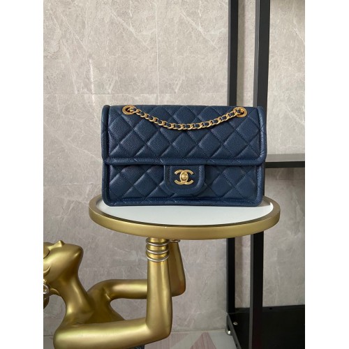 Bolso con solapa Chanel Piel de becerro graneada AS2357 Azul real