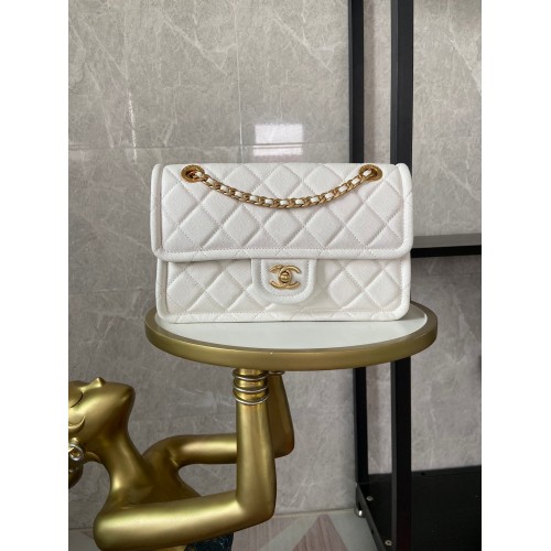 Bolso con solapa Chanel Piel de becerro granulada AS2357 blanco