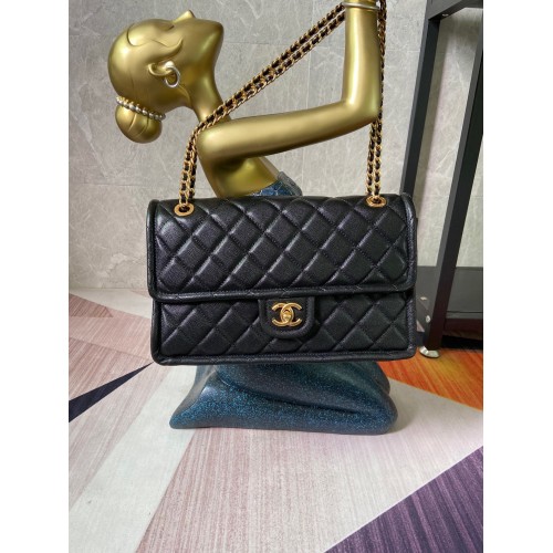 Bolso con solapa Chanel Piel de becerro granulada AS2358 negro