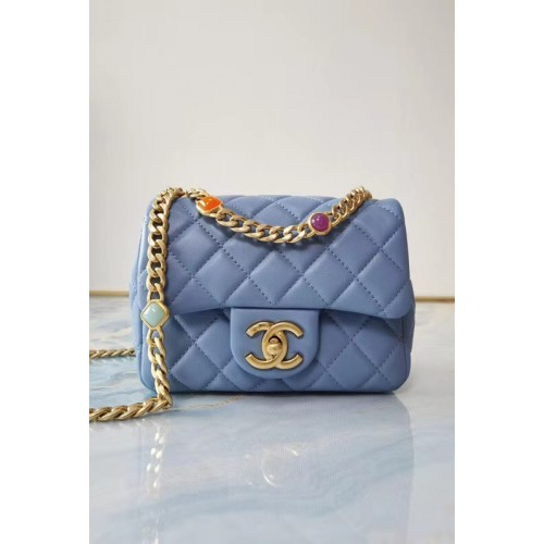 Bolso con solapa Chanel Piel de cordero Resina Metal dorado AS2379 azul cielo