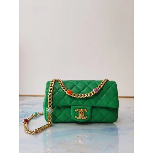 Bolso con solapa Chanel Piel de cordero Resina Metal dorado AS2380 verde
