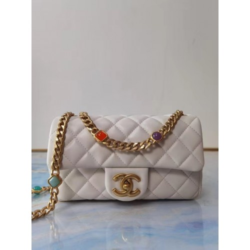Bolso con solapa Chanel Piel de cordero Resina Metal dorado AS2380 blanco