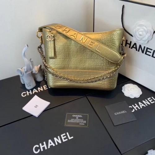 Bolso hobo Chanel gabrielle A93824 oro