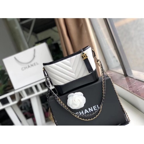 Chanel gabrielle bolso hobo pequeño A91810 blanco y negro