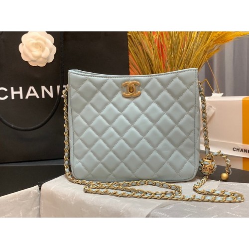 Minibolso de hombro Chanel Piel de cordero y metal dorado AS3259 azul cielo