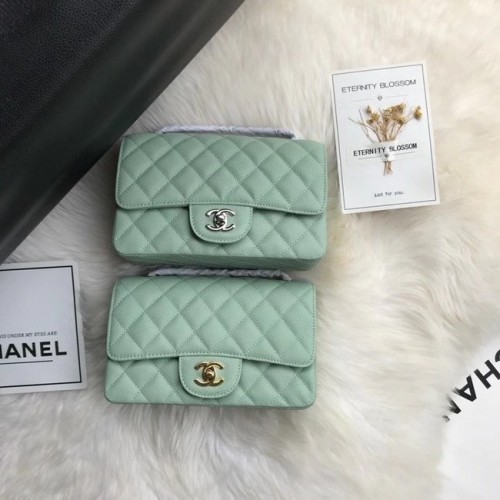 Chanel mini bolso con solapa Granulado Calfskin A1116 verde claro