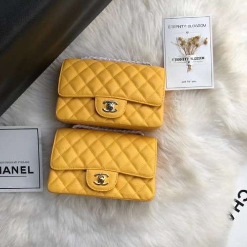 Bolso mini con solapa Chanel Piel de becerro granulada A1116 amarillo