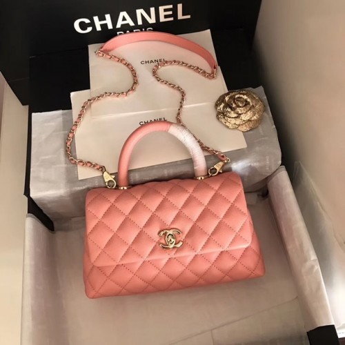Bolso con solapa de cuero Caviar original de Chanel con asa superior A92290 rosa y metal dorado