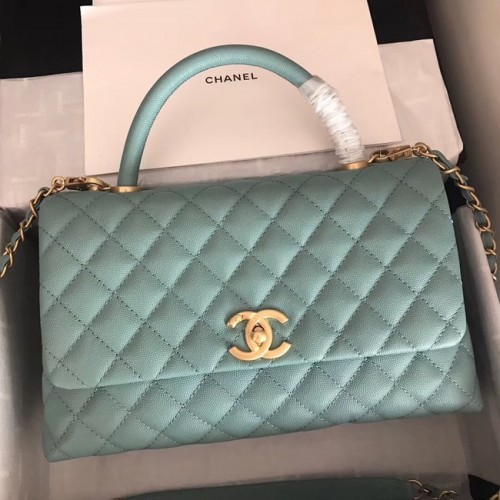 Bolso con solapa de cuero Caviar original de Chanel con asa superior A92292 verde y metal dorado