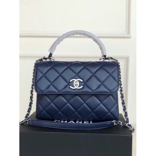 Bolso con solapa y asa superior de piel de cordero original de Chanel AS92236 azul real y metal plateado