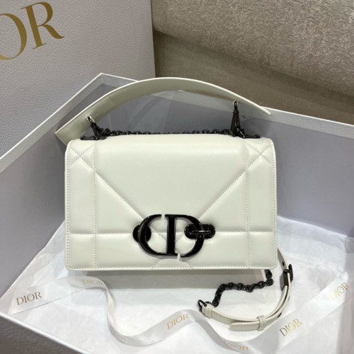 POUCH DIOR 30 MONTAIGNE CON BANDOLERA Y ASA S32698 BLANCO