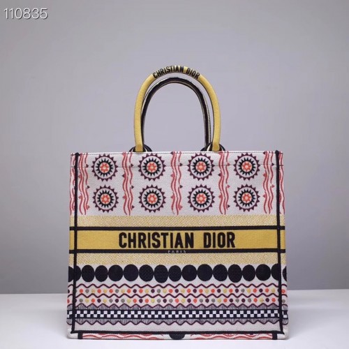 BOLSO TOTE BOOK DIOR DE LONA BORDADA M1286ZJOV