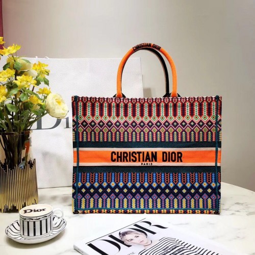 BOLSO TOTE BOOK DIOR DE LONA BORDADA MULTICOLOR M1286