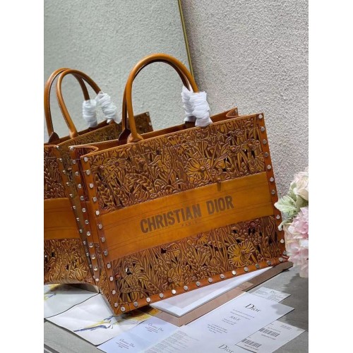 DIOR BOOK TOTE Multicolor Bordado M1297ZR-5 AMARILLO