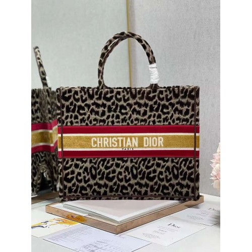 DIOR BOOK TOTE Bordado C1286-1 Marrón Estampado de leopardo